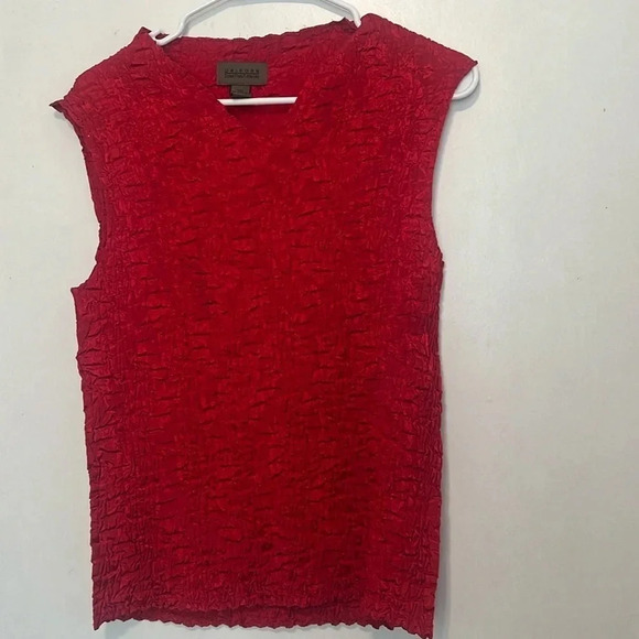 COPY - Uniform John Paul Richard Red Smocked Ruffled Tank - Picture 1 of 4